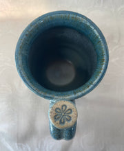 Load image into Gallery viewer, Kids Cup:  (Ice Green with a Flower Thumb Rest)
