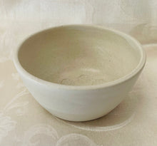 Load image into Gallery viewer, Small Bowl: (White with Four Daisies)