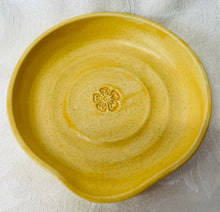 Load image into Gallery viewer, Spoon Rest:  Matt Golden with One Center Flower
