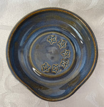 Load image into Gallery viewer, Spoon Rest:  Blue Rutile with Six Stars
