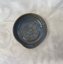 Load image into Gallery viewer, Spoon Rest:  Blue Rutile with Six Stars
