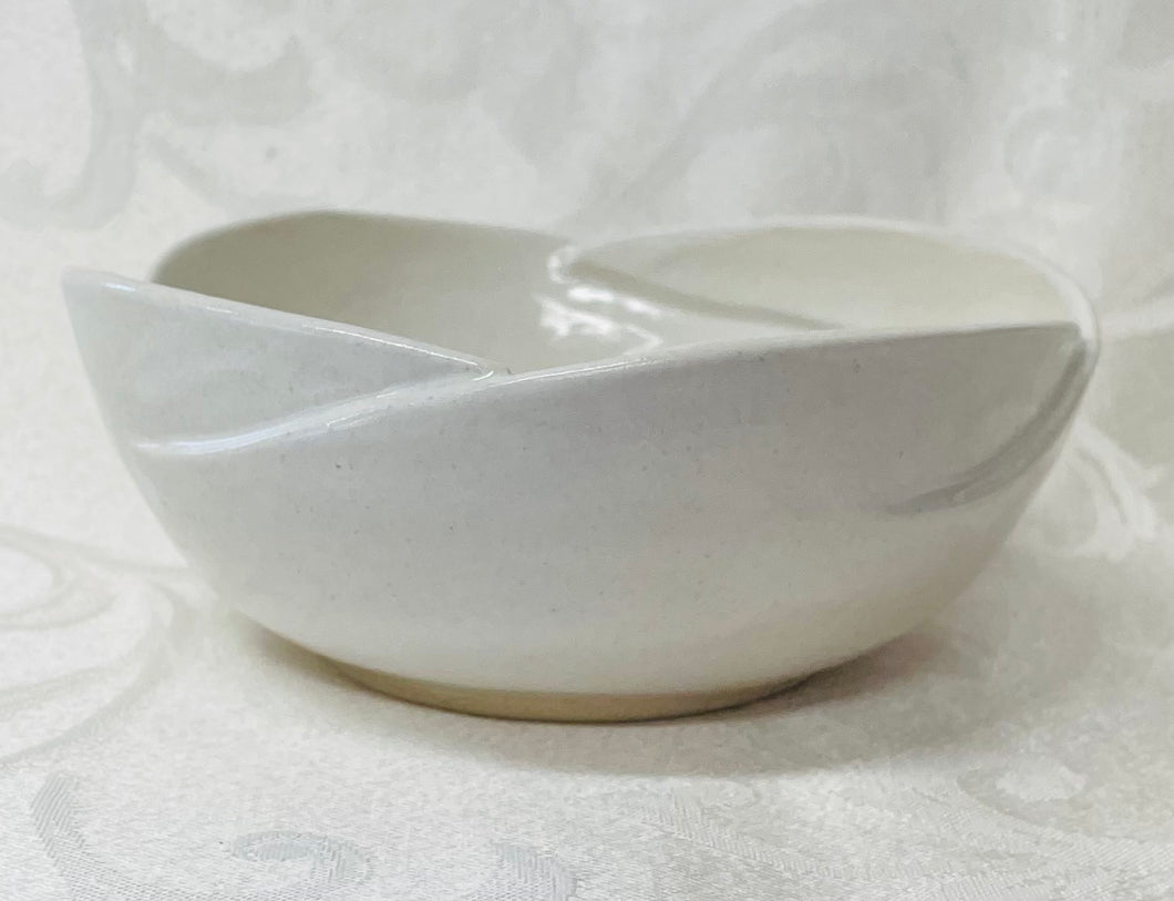 Medium Bowl:  (White with Scalloped Edges)