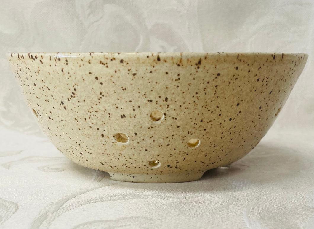Berry Bowl/Colander:  (Off White on Speckled Clay)