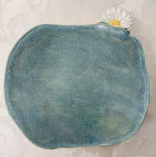 Load image into Gallery viewer, Tray:  (Turquoise Tray with a Daisy)
