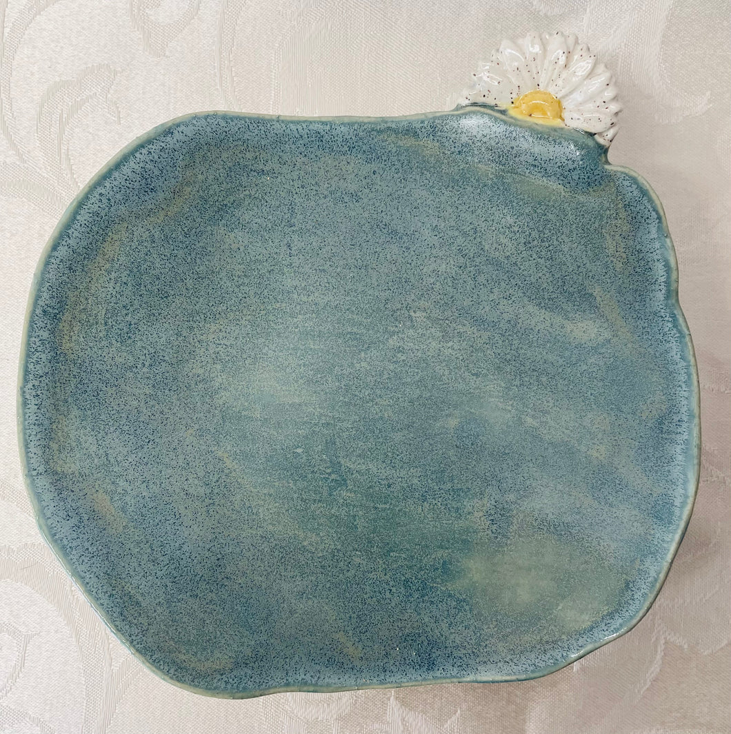 Tray:  (Turquoise Tray with a Daisy)